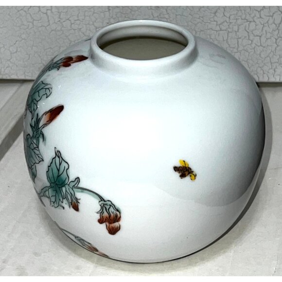 Nora Fenton Designs Hibiscus Flowers and Bees White background Porcelain Vase - Picture 5 of 9